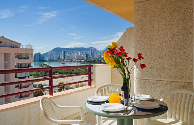 2 bedroom Apartment in Calp with swimming pool and garden - Photo 14