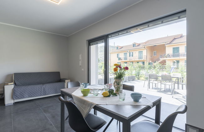 Apartamento de 3 quartos em Imperia com piscina e jardim - Foto 9