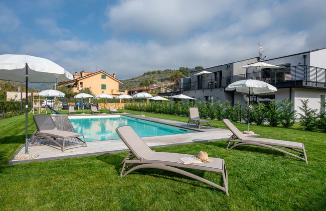 Apartamento de 1 quarto em Imperia com piscina e jardim - Foto 12