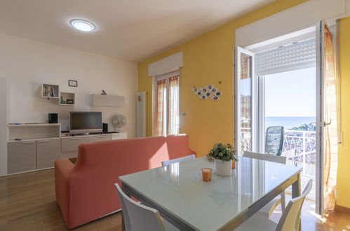 Photo 2 - 1 bedroom Apartment in San Lorenzo al Mare