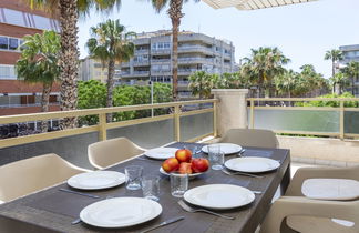 Photo 2 - 2 bedroom Apartment in Salou with swimming pool and garden