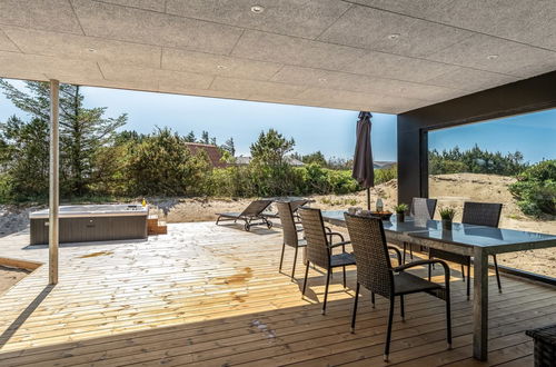 Foto 9 - Casa de 4 quartos em Klitmøller com piscina privada e terraço