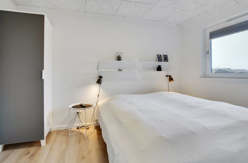 Foto 15 - Casa con 3 camere da letto a Harrerenden con terrazza e vasca idromassaggio