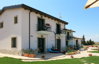 Foto 1 - Apartamento de 1 habitación en Termoli con piscina y vistas al mar