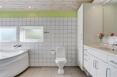 Foto 17 - Casa de 4 quartos em Otterup com terraço e sauna