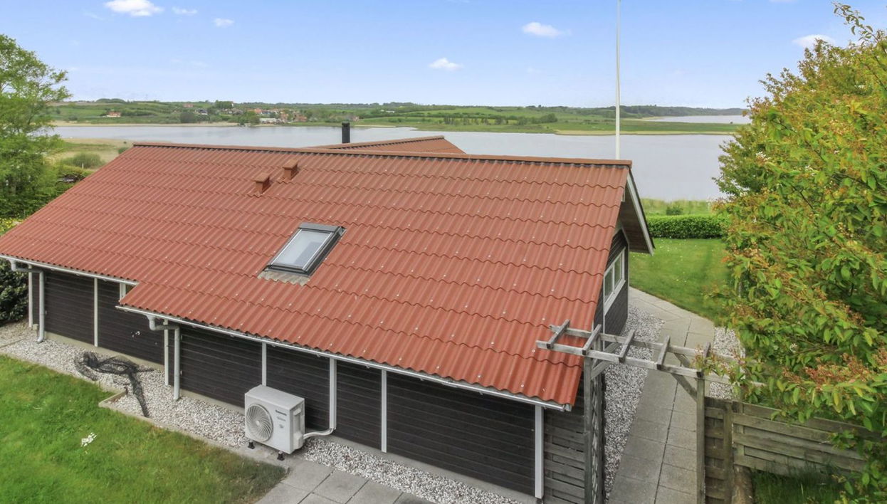 Casa de 3 quartos em Løgstrup com terraço - Foto 1