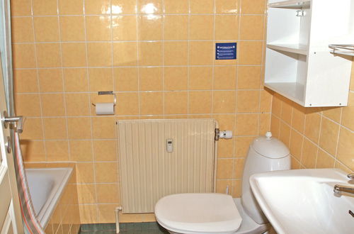 Foto 10 - Apartamento de 2 quartos em Aakirkeby com piscina e terraço