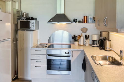 Foto 14 - Apartamento de 2 quartos em Aakirkeby com piscina e terraço