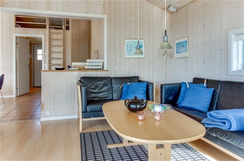 Foto 10 - Casa de 4 habitaciones en Aakirkeby con terraza y sauna