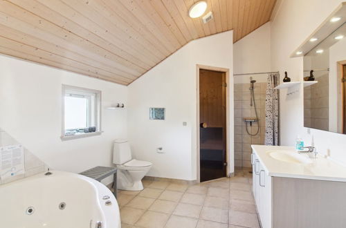 Foto 31 - Casa de 4 quartos em Løkken com sauna