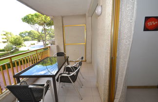 Photo 2 - 2 bedroom Apartment in Salou with swimming pool and sea view