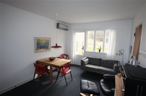 Foto 9 - Apartamento de 2 quartos em Gudhjem com terraço