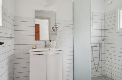 Foto 15 - Apartamento de 2 quartos em Gudhjem com terraço