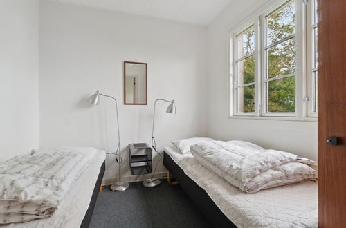 Foto 14 - Apartamento de 2 quartos em Gudhjem com terraço
