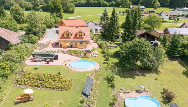 4 bedroom House in Spiegelau with swimming pool and garden - Photo 2