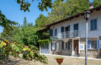 Foto 3 - Casa de 2 quartos em Santo Stefano Belbo com piscina privada e jardim