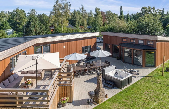 7 bedroom House in Væggerløse with private pool and terrace - Photo 1