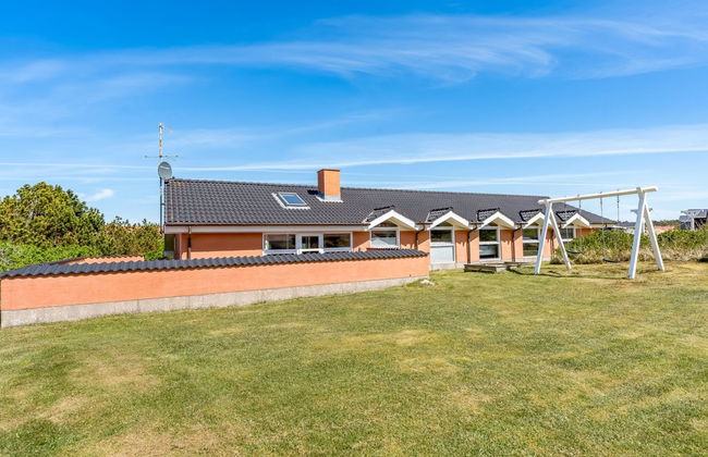 Casa de 4 quartos em Klitmøller com piscina privada e terraço - Foto 1