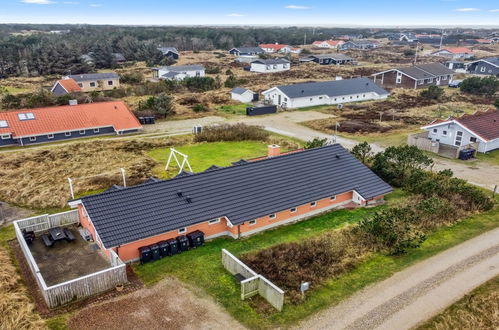 Foto 31 - Casa de 4 habitaciones en Klitmøller con piscina privada y terraza