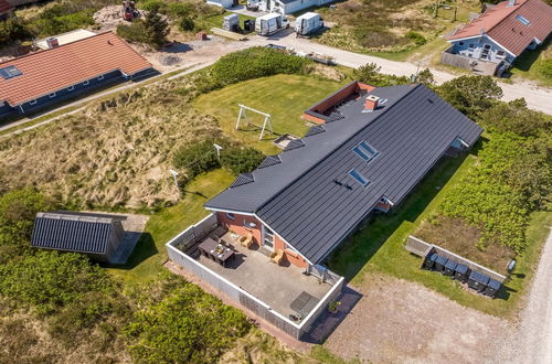 Photo 3 - Maison de 4 chambres à Klitmøller avec piscine privée et terrasse