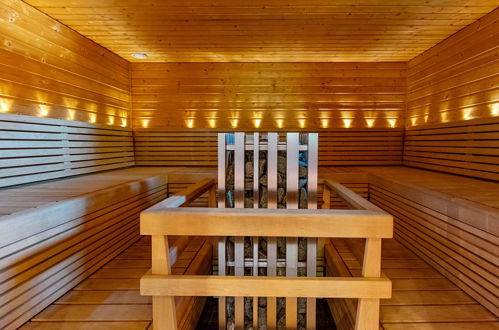 Foto 20 - Casa de 5 habitaciones en Inari con sauna y vistas a la montaña