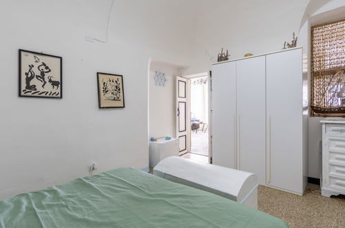 Foto 19 - Appartamento con 2 camere da letto a Imperia con terrazza e vista mare