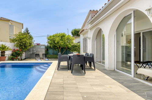 Foto 22 - Casa de 3 quartos em Castelló d'Empúries com piscina privada e vistas do mar