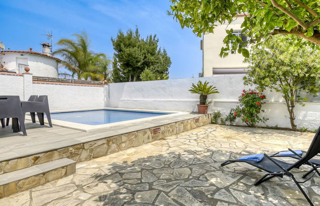 Casa de 4 quartos em Castelló d'Empúries com piscina privada e jardim - Foto 24