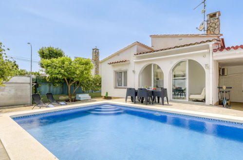 Foto 1 - Casa con 3 camere da letto a Castelló d'Empúries con piscina privata e vista mare