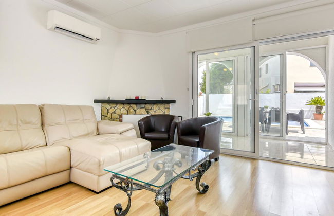 Casa de 4 quartos em Castelló d'Empúries com piscina privada e jardim - Foto 6