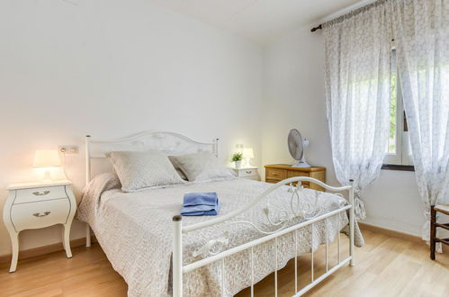 Foto 15 - Casa con 3 camere da letto a Castelló d'Empúries con piscina privata e vista mare