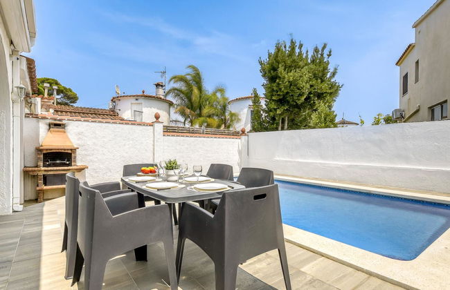 Casa de 4 quartos em Castelló d'Empúries com piscina privada e jardim - Foto 26