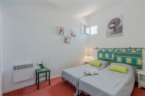 Foto 16 - Apartamento de 1 quarto em Saint-Cyprien com piscina e vistas do mar