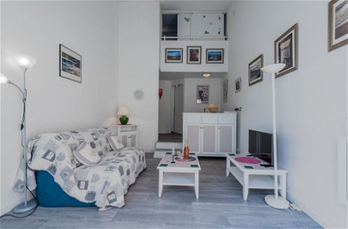 Foto 6 - Appartamento con 1 camera da letto a Saint-Cyprien con piscina e vista mare