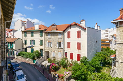 Foto 21 - Appartamento con 3 camere da letto a Biarritz con vista mare