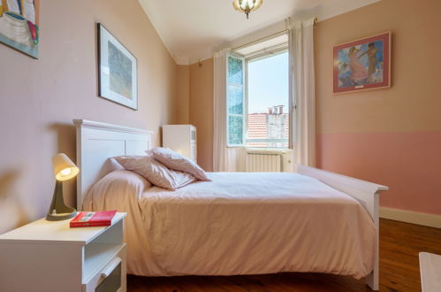 Foto 14 - Appartamento con 3 camere da letto a Biarritz con vista mare