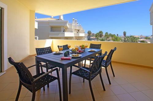 Foto 10 - Apartamento de 2 habitaciones en Albufeira con piscina y vistas al mar