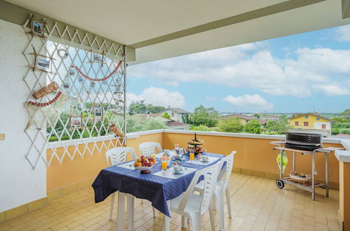 Foto 4 - Appartamento con 3 camere da letto a Massarosa con terrazza e vista mare