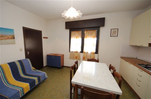 Foto 5 - Appartamento con 2 camere da letto a Rosolina con giardino e vista mare
