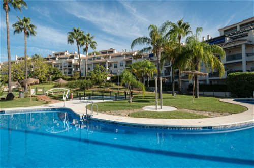 Photo 18 - Appartement de 1 chambre à Marbella avec piscine et vues à la mer