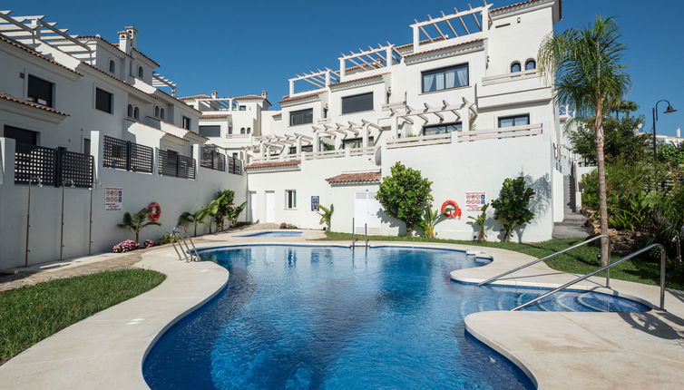 Foto 1 - Casa de 3 habitaciones en Estepona con piscina y vistas al mar