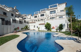 Foto 1 - Casa con 3 camere da letto a Estepona con piscina e vista mare