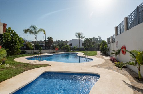Foto 25 - Casa con 3 camere da letto a Estepona con piscina e vista mare