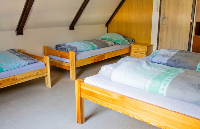 Casa de 4 quartos em Hradec Kralove com jardim - Foto 13