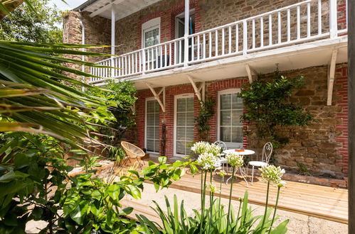 Foto 5 - Apartamento de 1 habitación en Saint-Malo con jardín y vistas al mar