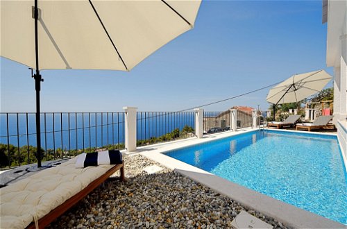 Foto 21 - Appartamento con 3 camere da letto a Hvar con piscina privata e terrazza