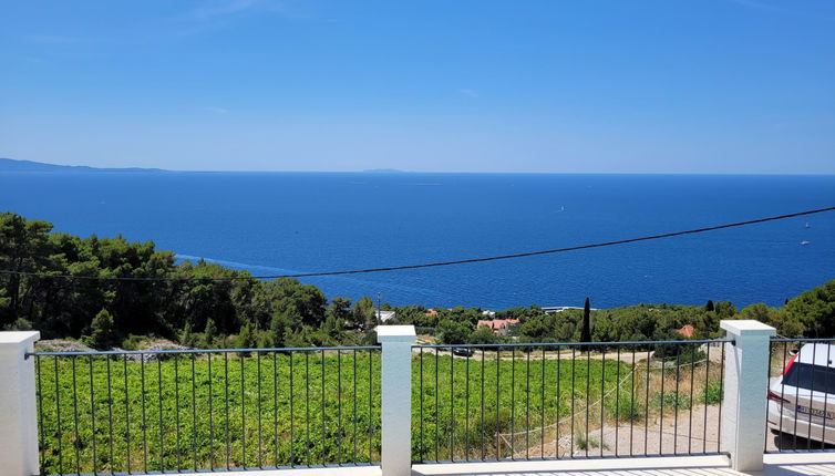 Photo 1 - Appartement de 3 chambres à Hvar avec piscine privée et terrasse