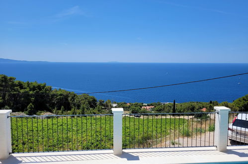 Photo 1 - Appartement de 3 chambres à Hvar avec piscine privée et terrasse