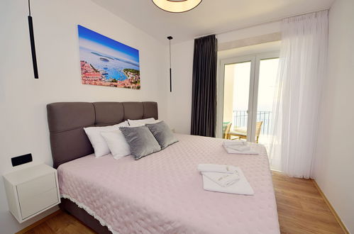 Foto 14 - Appartamento con 3 camere da letto a Hvar con piscina privata e terrazza