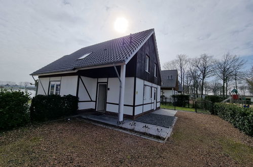 Foto 9 - Casa de 4 quartos em Susteren com piscina e terraço